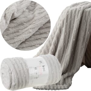 Mięciutki koc narzuta 170 cm x 210 cm srebrny prezent