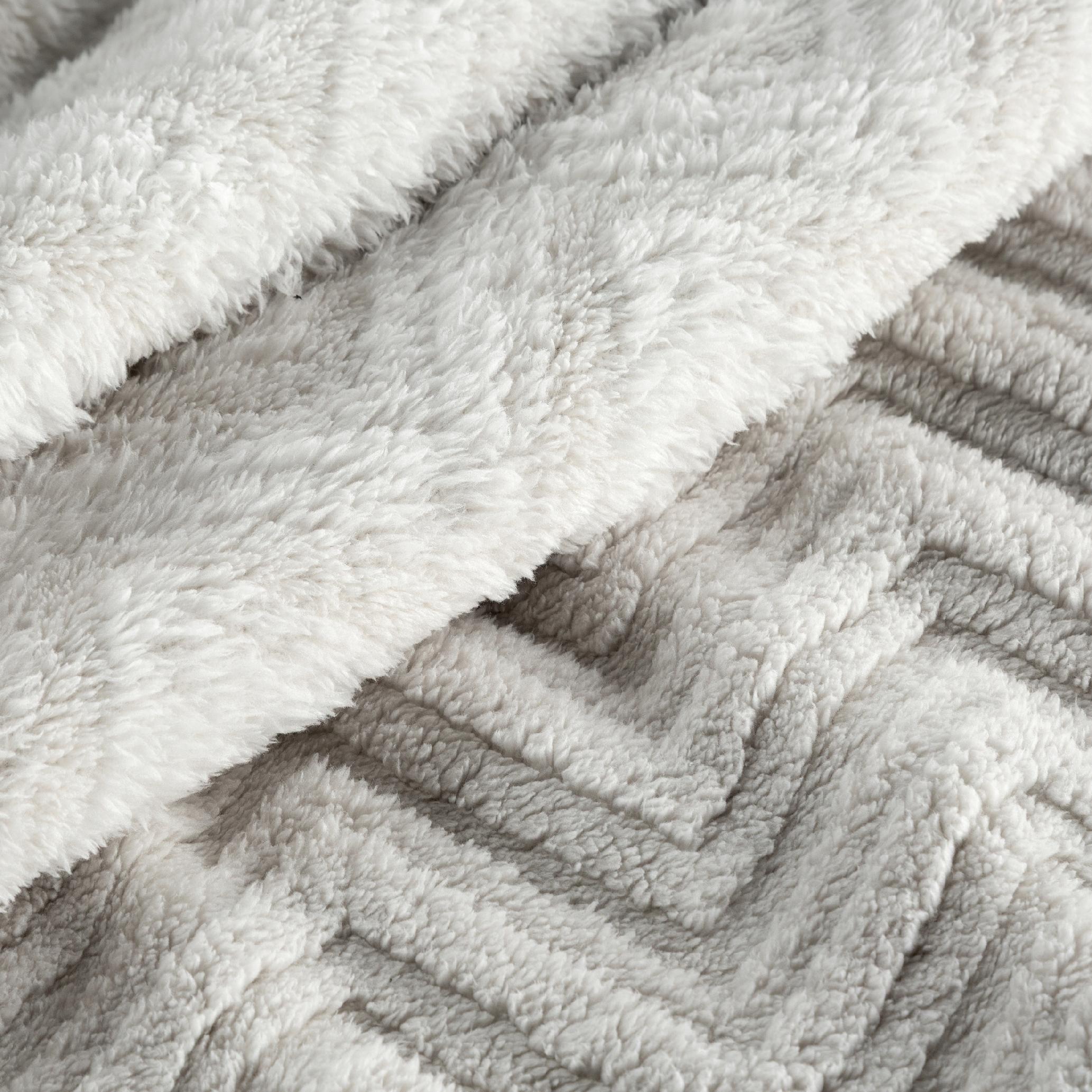 Koc narzuta 150x200 gruby mięciutki puszysty jodełka srebrny - obrazek 12