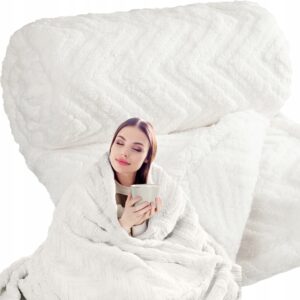 Koc narzuta 70x160 gruby mięciutki puszysty jodełka kremowy