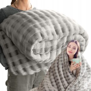 Koc narzuta 70x160 gruby mięciutki puszysty beżowy