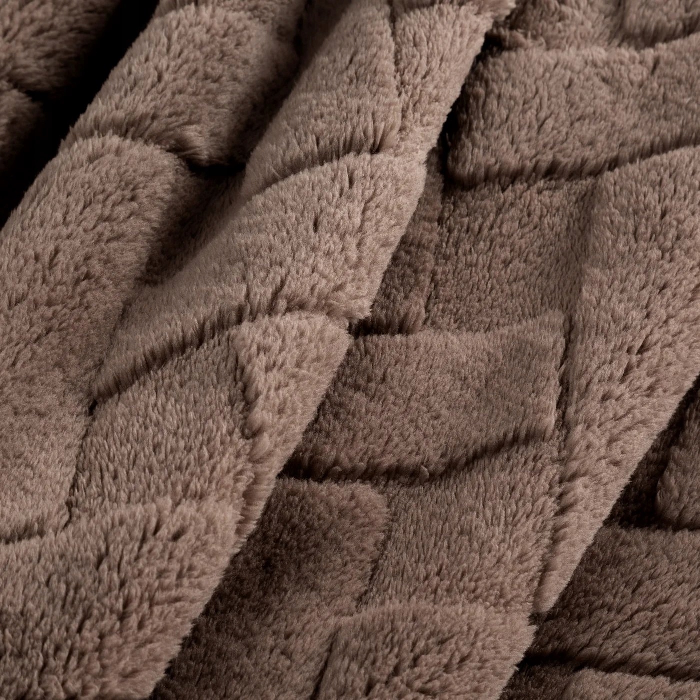 Koc narzuta 150x200 Caro ciemny beż gruby puszysty - obrazek 16