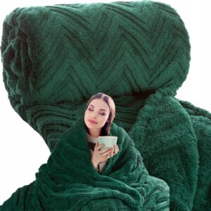 Koc narzuta 70x160 gruby mięciutki puszysty jodełka ciemny zielony