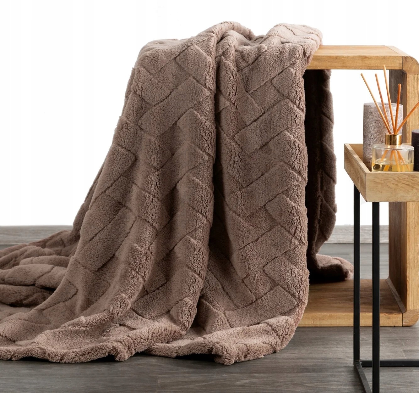 Koc narzuta 150x200 Caro ciemny beż gruby puszysty - obrazek 11