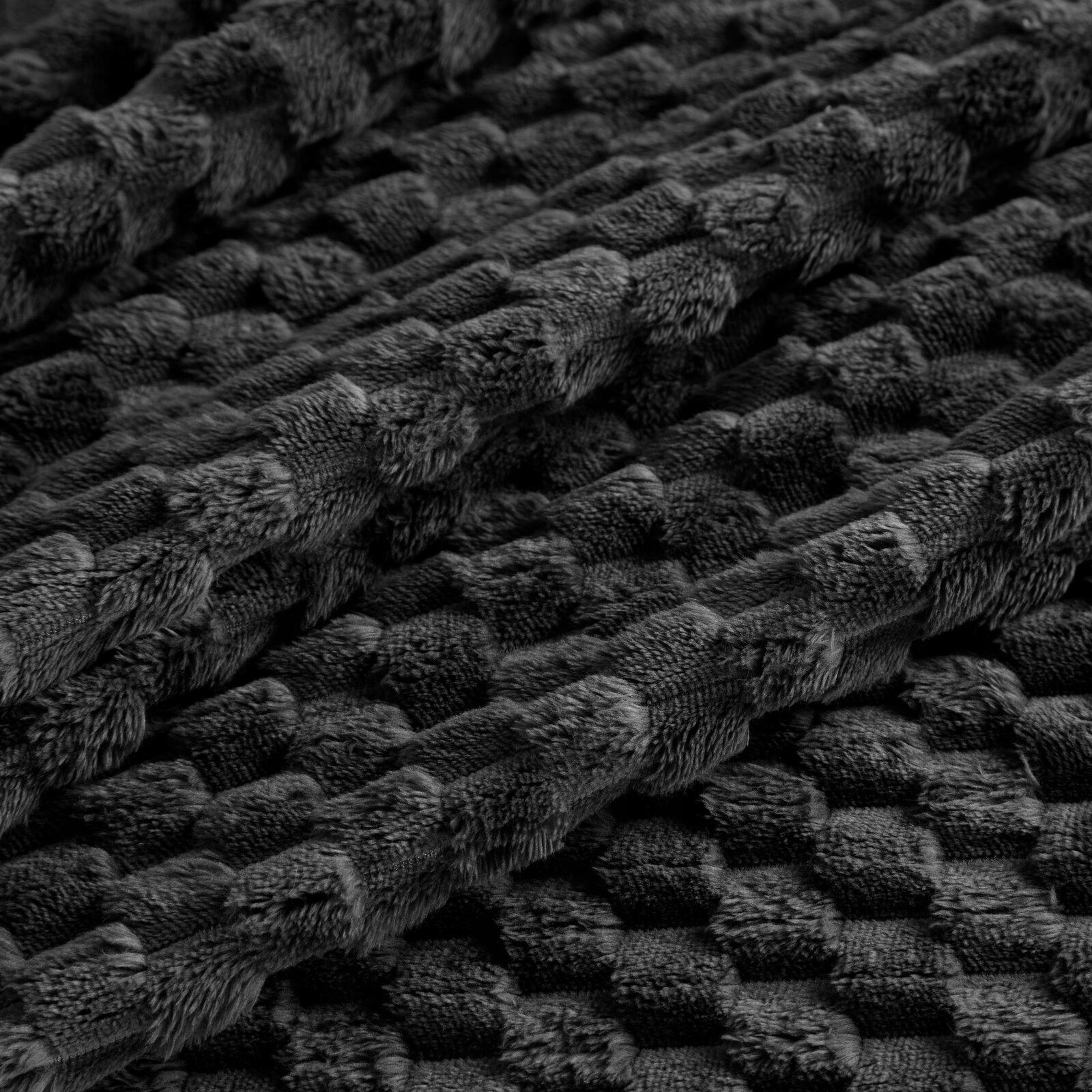 Koc narzuta 200 cm x 220 cm bardzo miękki w dotyku z efektem 3d czarny - obrazek 10