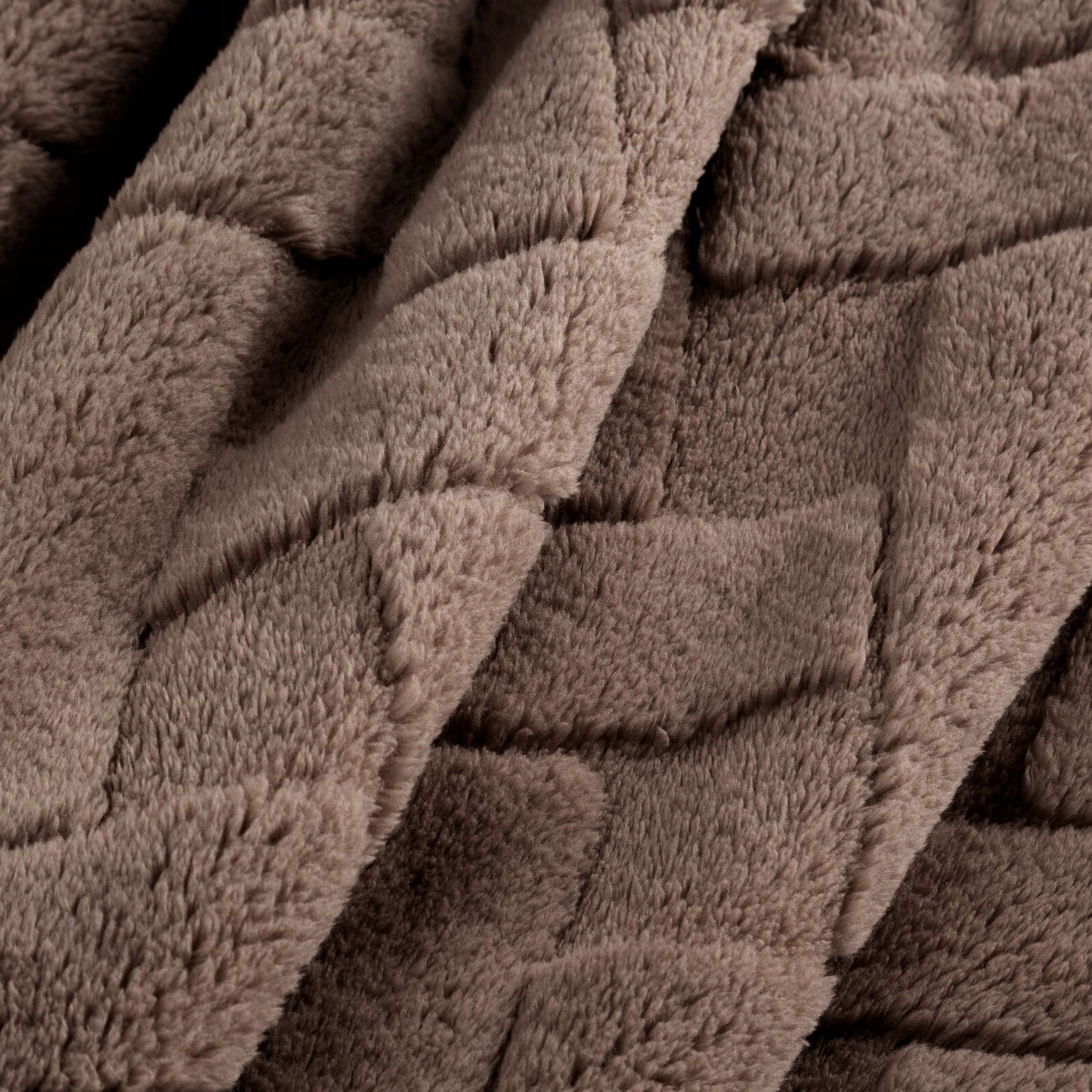 Koc narzuta 150x200 ciemny beżowy gruby mięciutki puszysty - obrazek 15