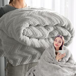 Koc narzuta 150x200 gruby mięciutki puszysty jodełka srebrny