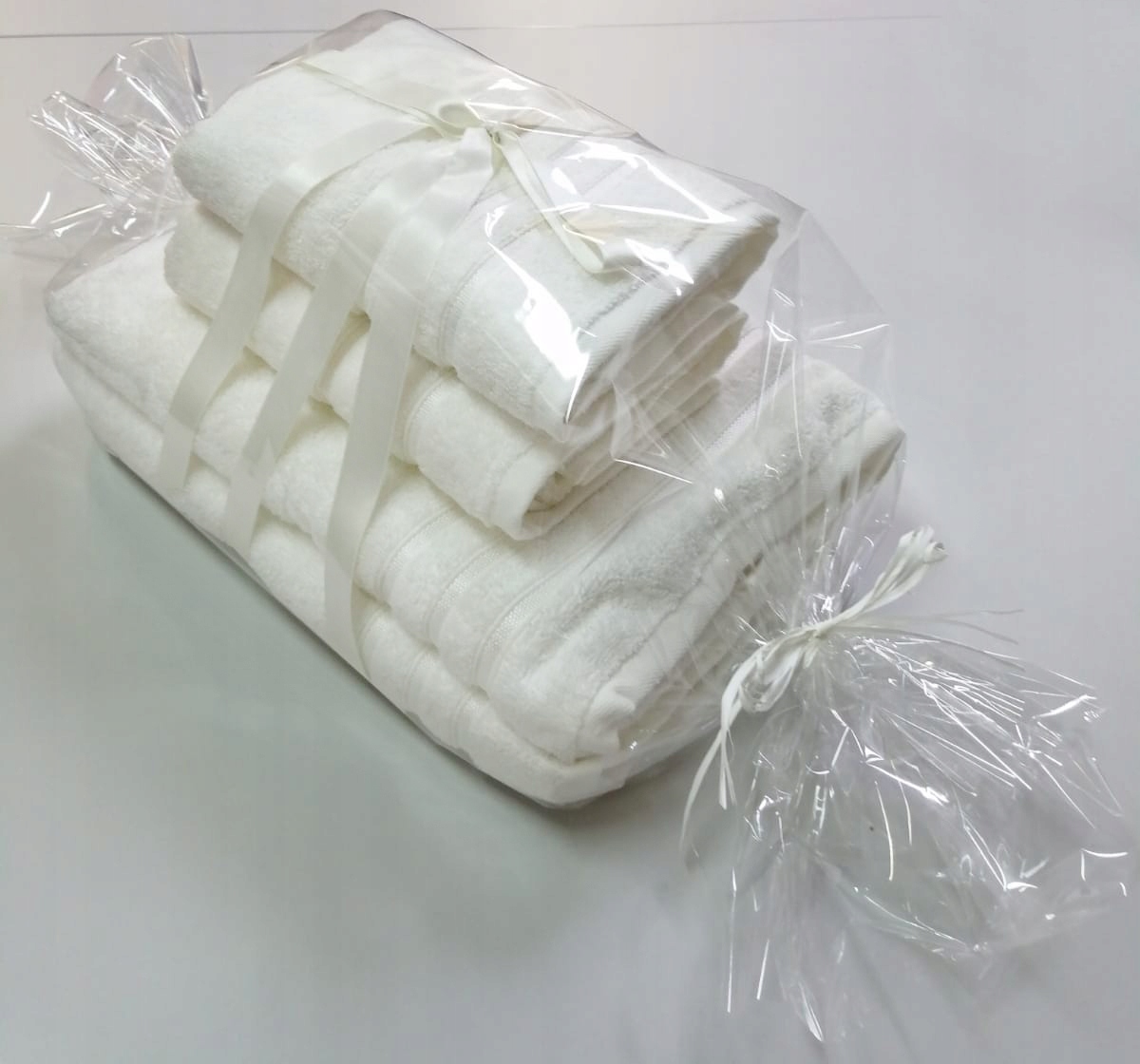 KOMPLET RĘCZNIKI KĄPIELOWE 4 szt PREZENT - obrazek 2