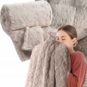 Koc narzuta 150x200 gruby mięciutki puszysty beżowy