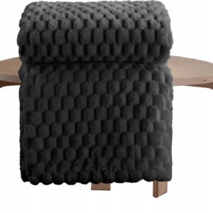 Koc narzuta 200 cm x 220 cm bardzo miękki w dotyku z efektem 3d