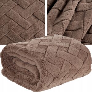 Koc narzuta 150x200 ciemny beżowy gruby mięciutki puszysty