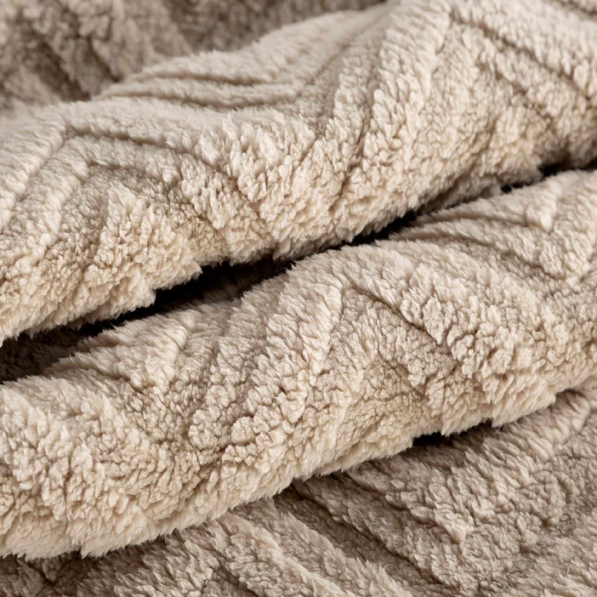 Koc narzuta 70x160 gruby mięciutki puszysty jodełka ciemny beżowy - obrazek 10